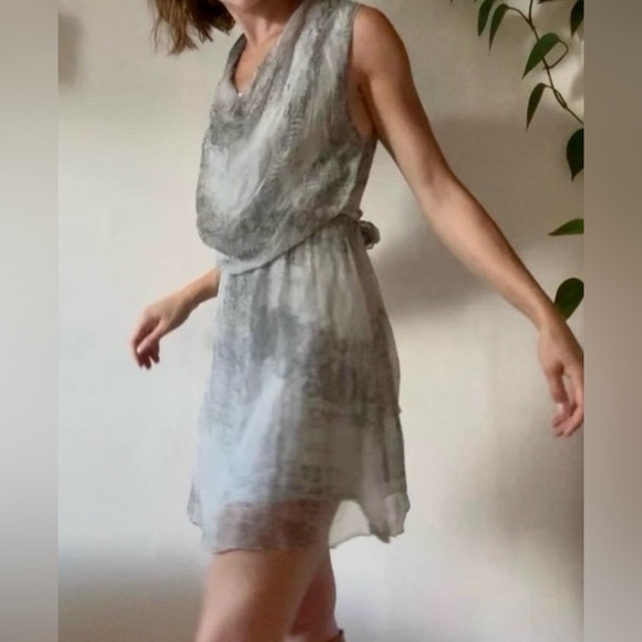 ✨ Vintage Seduction Silk Dress – Made in Italy (Fits S/M) ✨ - Picture 2 of 7